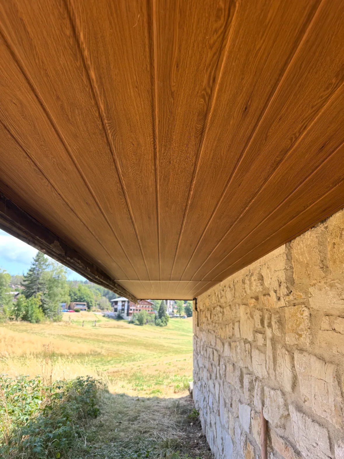 Sous-face de toiture en lambris — pose
